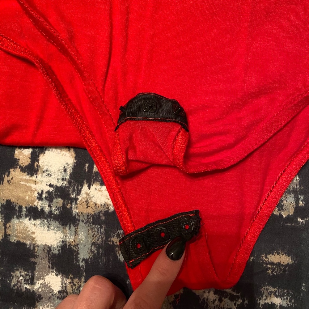 Red bodysuit - Picture 3 of 4